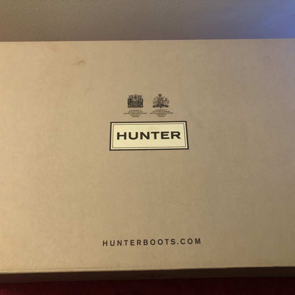 Black, size 8 Tall Hunter rain boots ( excellent condition-worn total 3x) - Picture 2 of 2
